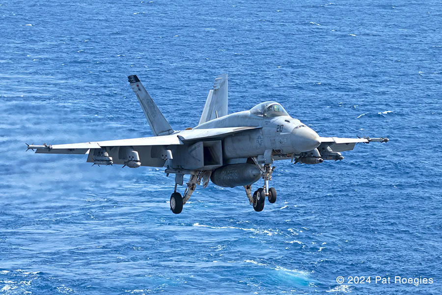 F/A-18E a/c-210 VFA-83